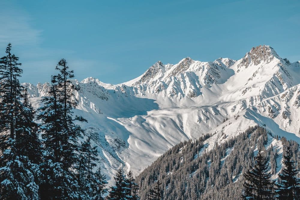 Winterlandschaft im Skigebiet